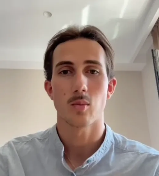 Thomas, officier de l'armée de Terre accompagné